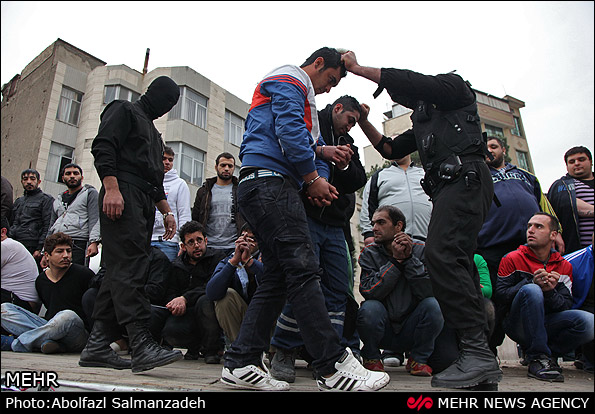 گزارش تصویری/دستگیری ۱۰۰ تن از اراذل و اوباش و زورگیران پایتخت
