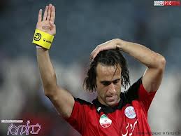 چرا علی کریمی دیر به میدان رفت؟