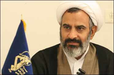 احمدی نژاد در انتخابات سه بار از رهبر انقلاب درخواست حکم حکومتی کرد