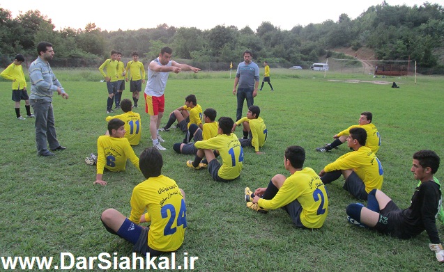 fotbal_hamyari_siahkal_perspolis_ghazvin (2)