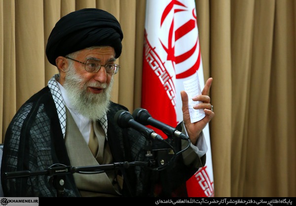 مسئله اقتصاد و ادامه پیشرفتهای علمی باید در اولویت کار مسئولان باشد/ آمریکایی‌ها قابل اعتماد نیستند