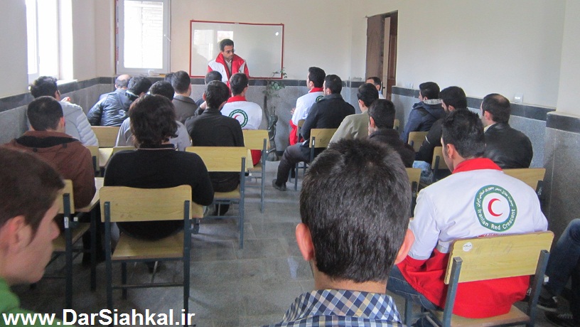 dadras_helal_ahmar_dar_siahkal (2)