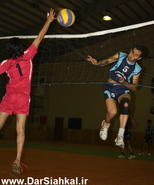 گزارش تصویری مسابقه فینال والیبال جام دهه فجر سیاهکل/هیئت والیبال سیاهکل به مقام اول دست پیدا کرد