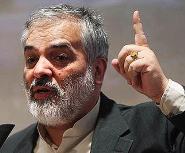 مردم در خصوص درآمدهای نفتی در توهم بسر می برند/ساعت مفید کاری در ادارات ایران ۲۲ دقیقه در روز است