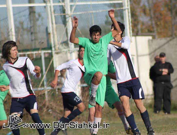 تیم فوتبال بزرگسالان همیاری سیاهکل همچنان در حال باخت است/ اینبار ۴ گل دریافت شد