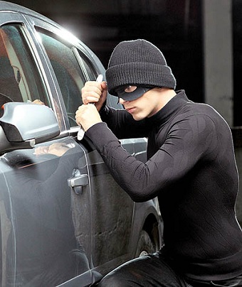 سارقان وسایل خودرو در سیاهکل دستگیر شدند