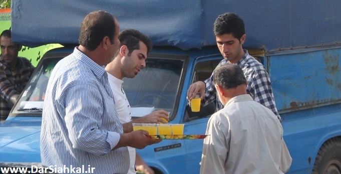 شهرداری سیاهکل ایستگاه صلواتی برپا کرد+گزارش تصویری