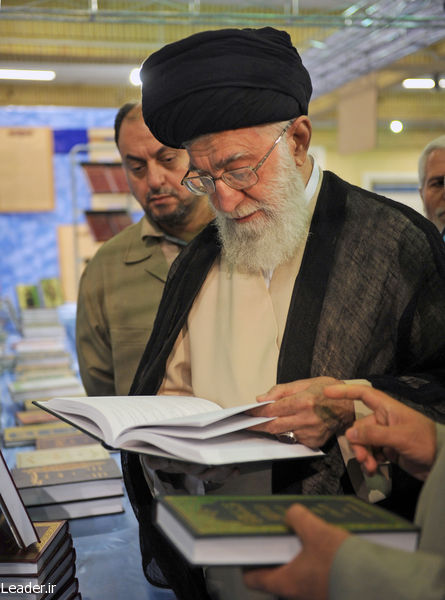 پیروزی انقلاب اسلامی وعده بزرگ ظهور امام زمان(عج) است