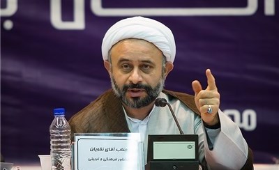 همه باید گوش به فرمان “رهبر نازنین” باشیم
