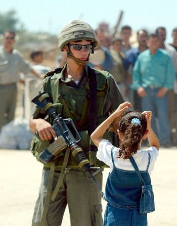 israeli_soldiers_vs_palgirl (38)