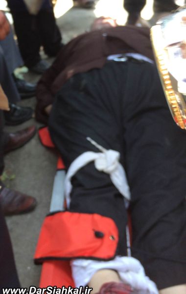 نعش کشی که به داد مجروحان سیاهکلی می رسد-تصاویر