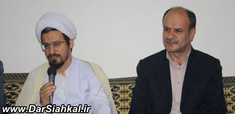 برخی از مسئولین در سیاهکل زندگی نمی کنند/ به مسئولینی که در نماز جمعه شرکت نمی کنند تربون داده نمی شود