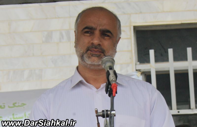 دشمن و برخی ها در درون با دفاع مقدس مخالفت می کنند/ برخی از دانشگاه ها اجازه ندادند که شهدا در آنجا دفن بشوند+تصاویر