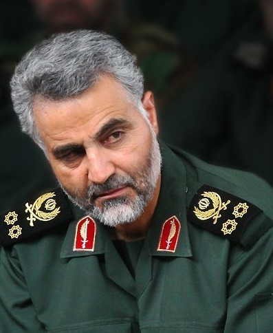 حاج قاسم سلیمانی بر پشت بام+عکس