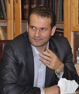 کتابخانه مرحومه منتصر کوهساری سیاهکل در حال تجهیز است