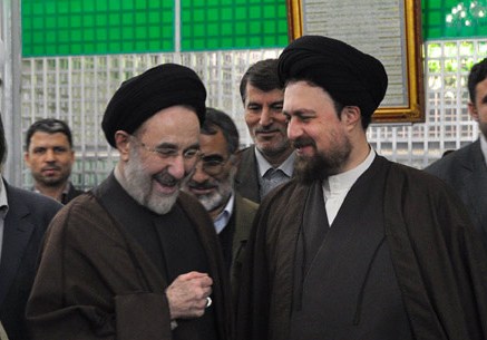 فرش قرمز سیدحسن خمینی برای یکی از سران فتنه در حرم امام!/ آقای حسن خمینی! این تصاویر در ذهن ملت باقی خواهد ماند