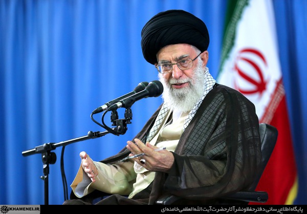 دانشگاه را از حاشیه‌سازی و سیاست‌بازی دور نگه دارید/حاشیه‌سازی در موضوع بورسیه ها از غلط‌ترین کارهای چند سال اخیر بود