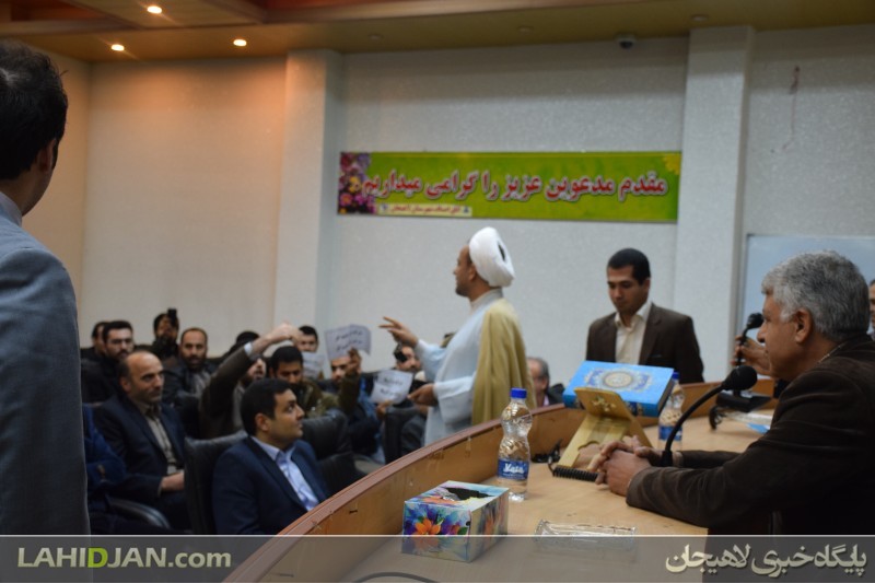 فرار فیاض زاهد از جلسه سخنرانی خود+تصاویر