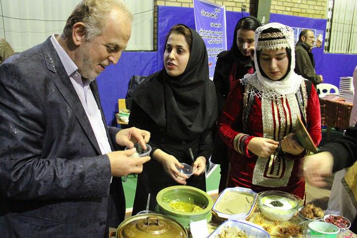 دانشجویان سیاهکلی در نخستین جشنواره غذاهای محلی گیلان شرکت کردند+گزارش تصویری