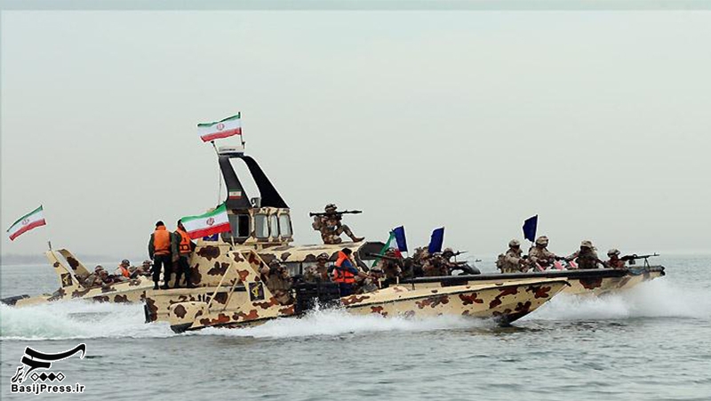 سپاه پاسداران ١٠ نظامی آمریکایی را در خلیج فارس بازداشت کرد+ جزئیات
