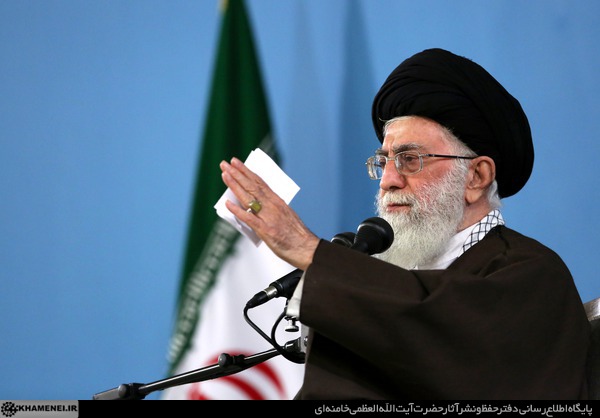 دوقطبی مجلسِ«دولتی- ضددولتی» دروغین است/ تکرار ادبیات«تندرو- میانه‌رو» هدف دشمن را تأمین می‌کند