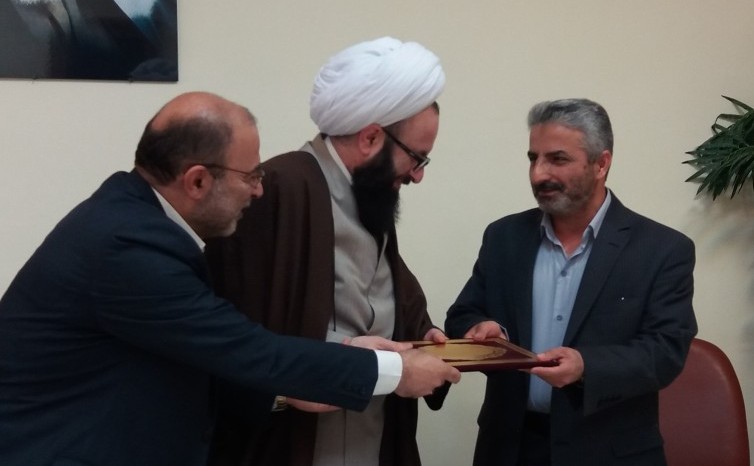 اعتبارنامه نمایندگی ذبیح نیکفر به وی اعطا شد+تصاویر