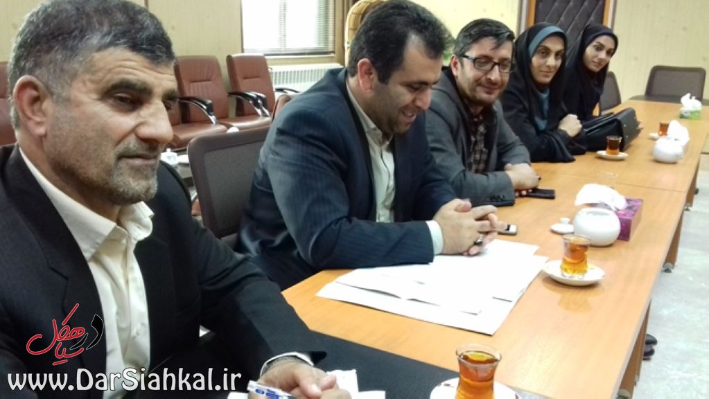 بخشدار و اعضای شورای شهر دیلمان مشکلات خود را با فرماندار سیاهکل مطرح کردند+تصاویر