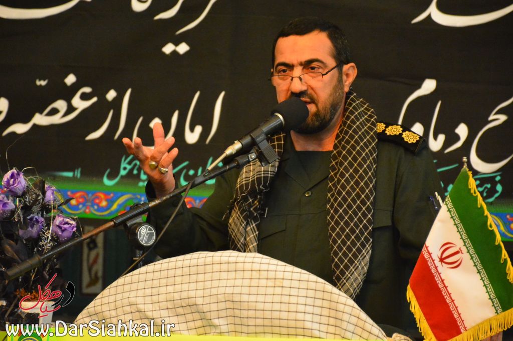 بسیج هیچ جناحی ندارد/ آنهایی که موضع گیری می کنند در دوران فتنه کجا بودند؟