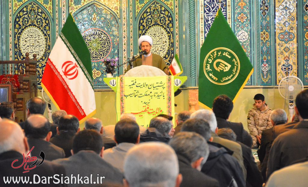 مسئولین و به ویژه نمایندگان مجلس جواب دندان شکنی به آمریکایی ها بدهند/ تمدید تحریم نقض برجام است+تصاویر نمازجمعه سیاهکل