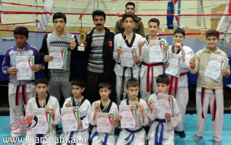نایب قهمرانی سیاهکل در مسابقات تکواندو شرق گیلان+عکس
