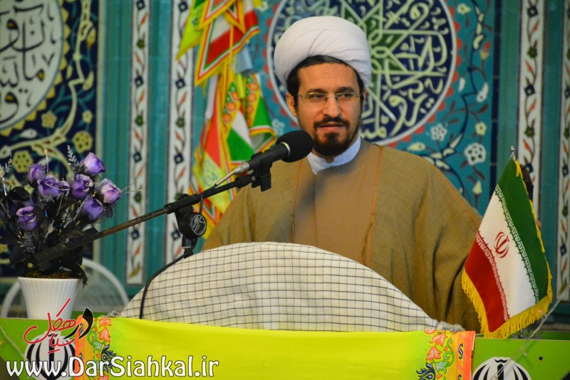 جنگ امروز ما بیکاری است/ چرا یک کارخانه دار ۱۵ سال برای اشتغالزایی دوندگی کند؟/ تعطیلی قلیانسراها درسیاهکل کار خوبی بود+تصاویر نمازجمعه سیاهکل