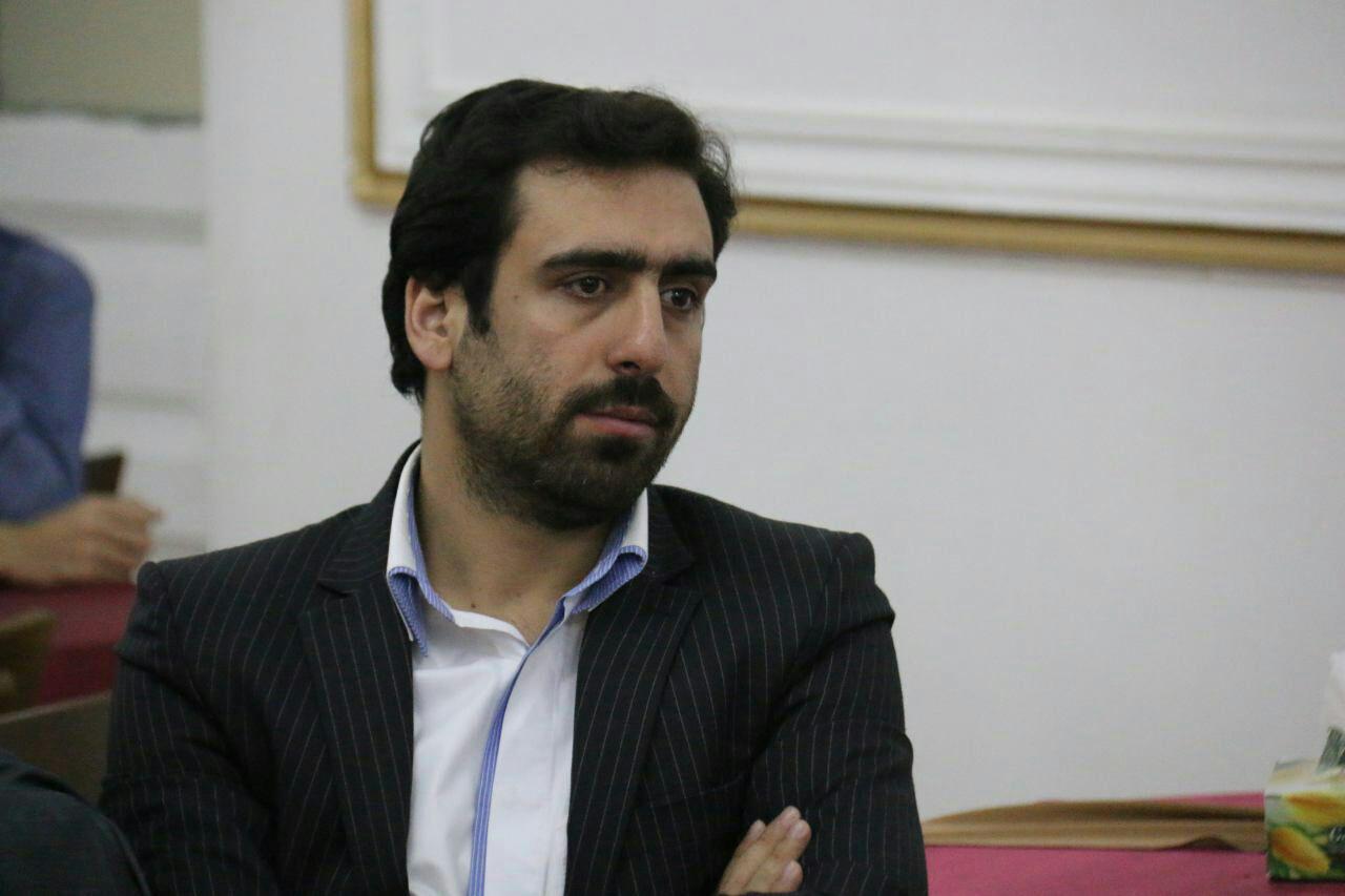 باعث افتخار است که با شکایت حامی فتنه گران محکوم شدم/ به طناب دار دفاع از نظام بوسه می زنم
