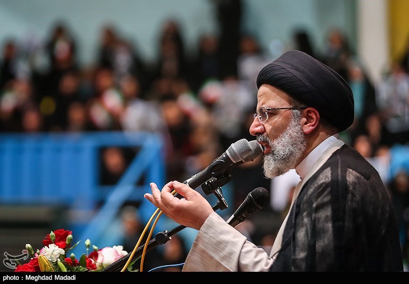 واردات کالای چینی در دولت فعلی ۲برابر شده/ ۵۶۰هزار جوان در صف وام ازدواجند اما آقایان میلیاردی وام می‌دهند/ فساد را ریشه کن خواهم کرد