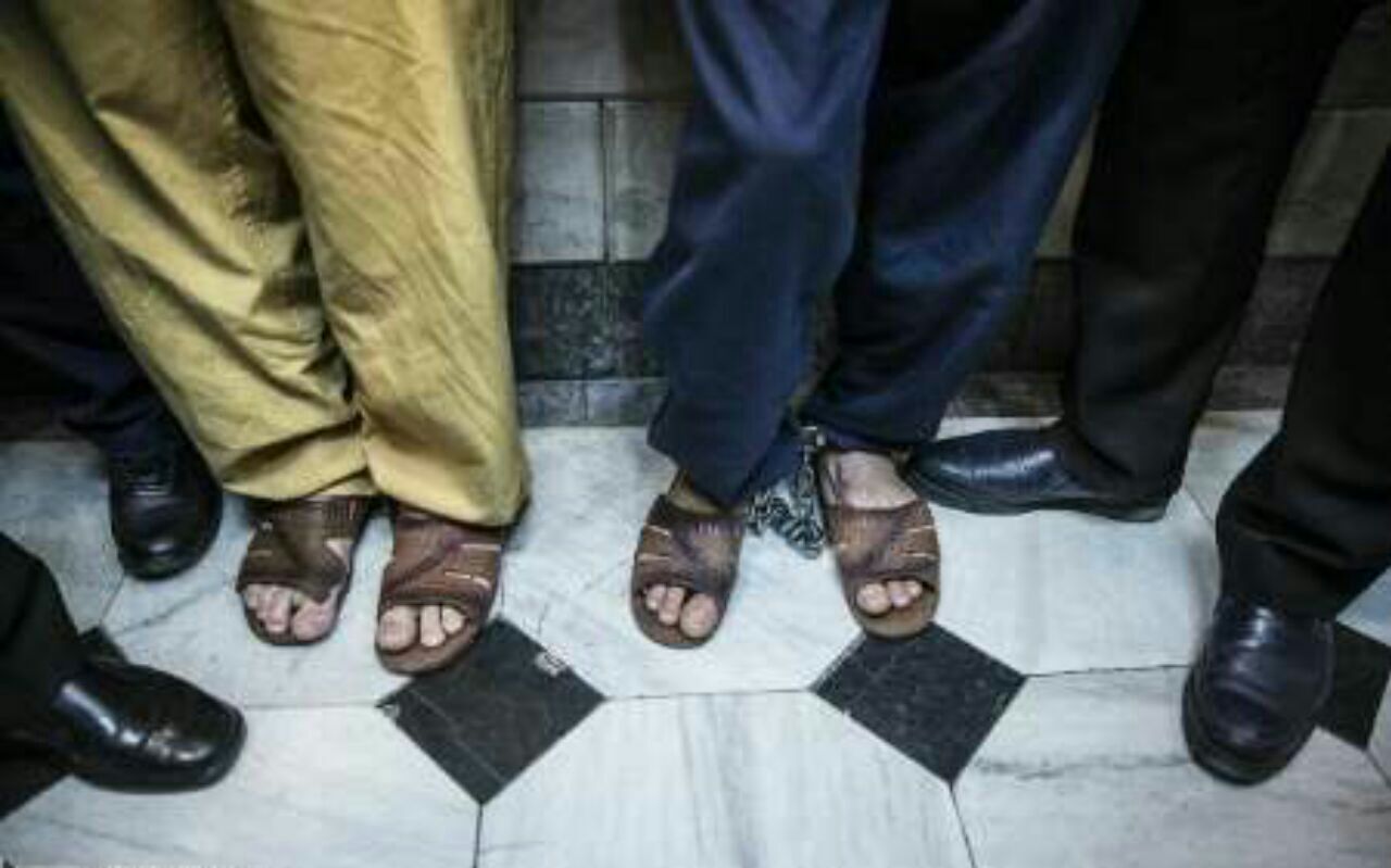 کشف مواد مخدر شیشه و دستگیری سارقان خودرو در رشت