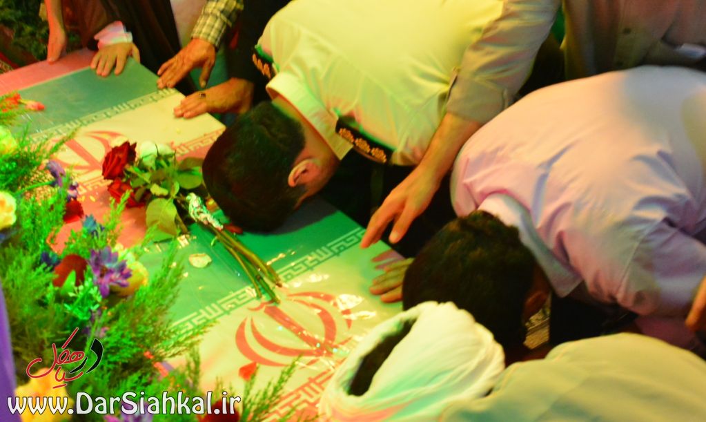 تشییع پیکر شهید گمنام سیاهکل (۴۲)