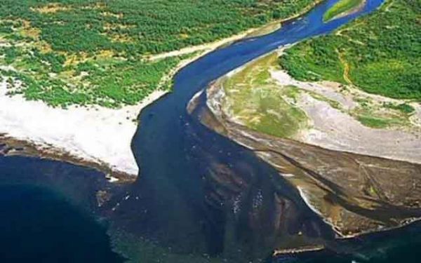 مخالفت مجلس با انتقال آب دریای خزر و همه تالابها به فلات مرکزی ایران