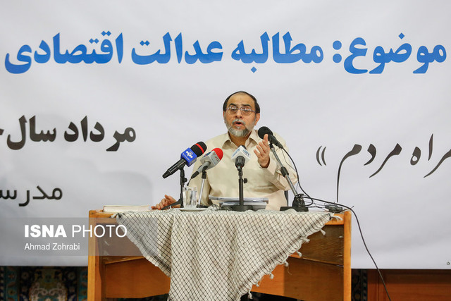 نمی توان مرگ بر آمریکا گفت و دنبال اقامت فرزندمان در این کشور باشیم/ ریشه سکولاریسم در حوزه است