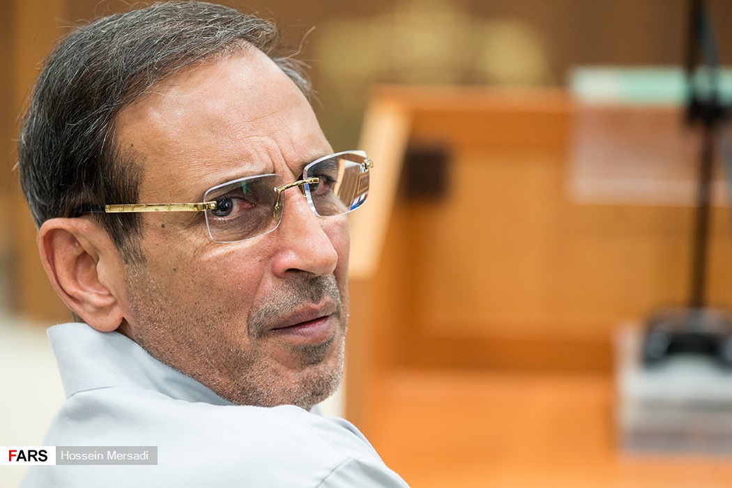 کسبه پاساژی که «وحید مظلومین» در آنجا مغازه دارد، درباره او چه می گویند؟