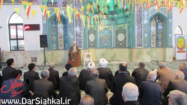 خدمات ارائه‌شده درسیاهکل هنوز در شأن مردم این منطقه نیست/ اگر دشمنان ما را تحریم نمی‌کردند تاکنون ابرقدرت بودیم/ در گیلان با پول عربستان گوسفند زنده ماده را خریداری می‌کنند/ جوجه ۲ هزار تومانی را ۵ هزار تومان می خرند و از بین می‌برند+گزارش تصویری