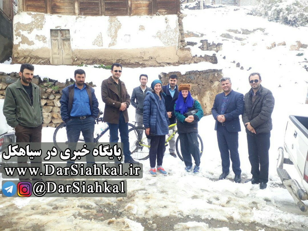 توریستهای گرفتار در برف سوئیسی؛ با بدرقه دیلمیان به راهشان ادامه دادند