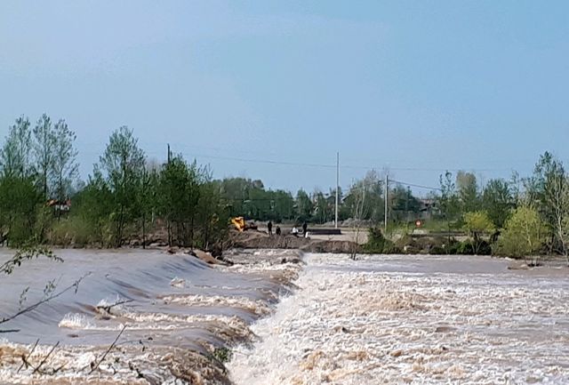 آبگرفتگی پل چهارده و قطع راه ارتباطی چند روستا