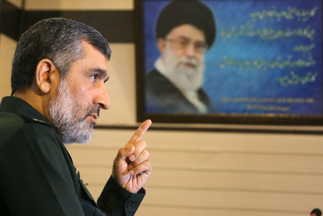 وضعیت پایگاه‌های آمریکا در منطقه مثل گوشتی زیر دندان ماست/ناو هواپیمابر آمریکا برای ما یک سیبل است