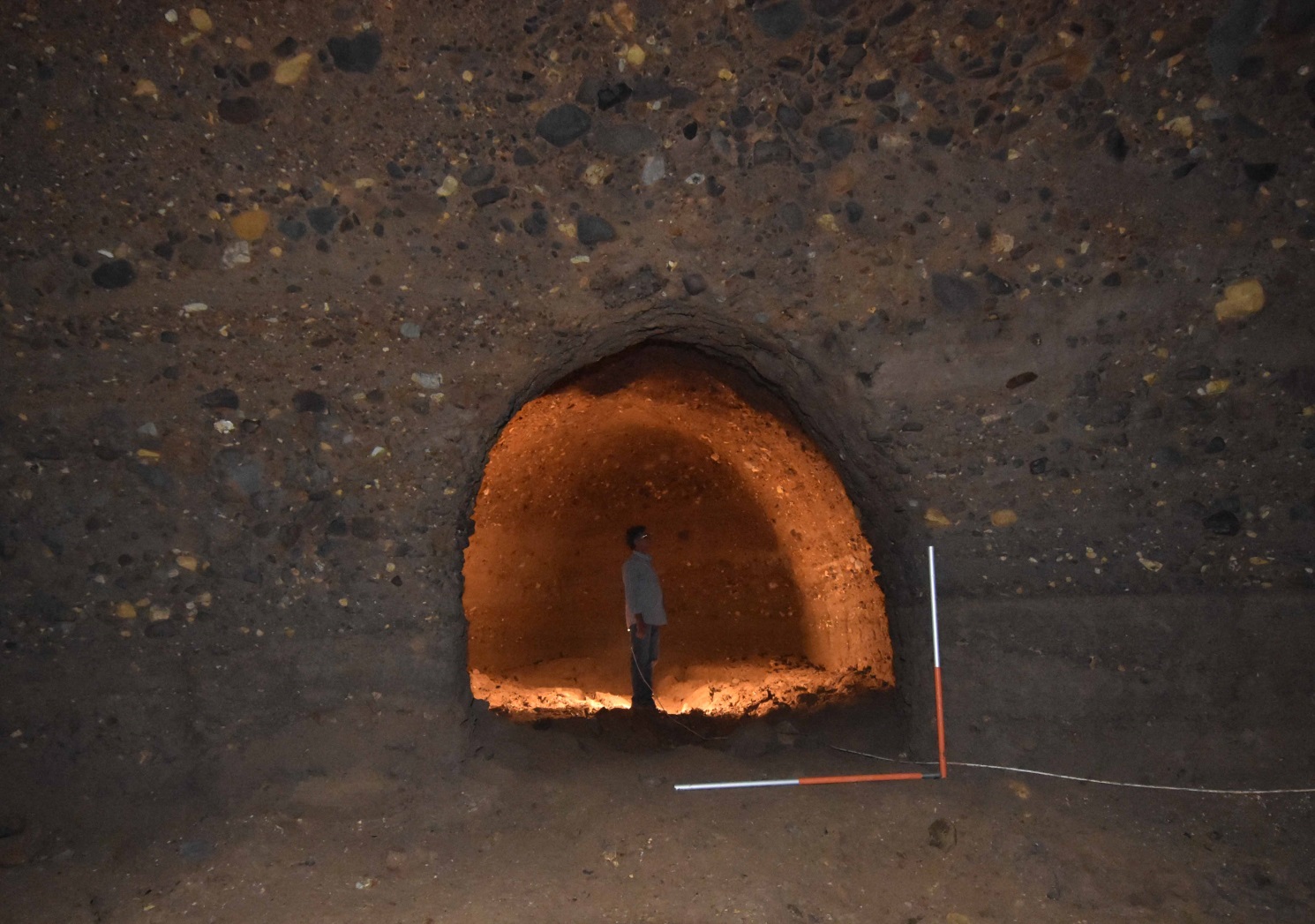 یک پناهگاه با معماری دستکند در سیاهکل کشف شد