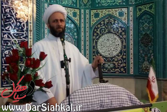 درزمینهٔ بنزین عده‌ای انتظار داشتند رهبری حکم حکومتی بدهند/ رهبری فرمود نباید فشار بر سر سفره مردم باشد