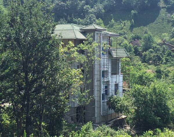 نقش برخی مدیران در زمین‌خواری لاهیجان+تصاویر