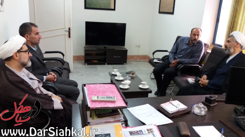 بازدید امام جمعه و تعدادی از مسئولین از اداره فرهنگ و ارشاد اسلامی سیاهکل+عکس