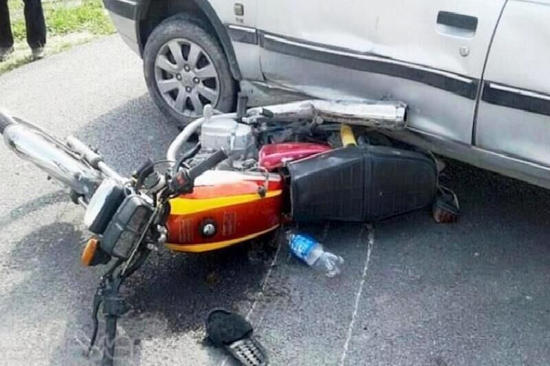 جان باختن راننده جوان موتورسیکلت در برخورد با پژو پارس در شهر سیاهکل