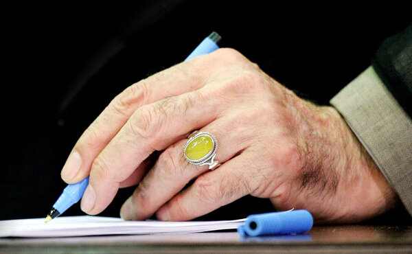 دستور رهبر انقلاب در پی سقوط هواپیمای مسافربری/ لزوم پیگیری تقصیرهای احتمالی و مراقبت از عدم تکرار