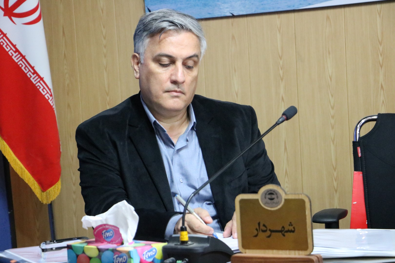 شهردار انزلی از سمت خود تعلیق شد