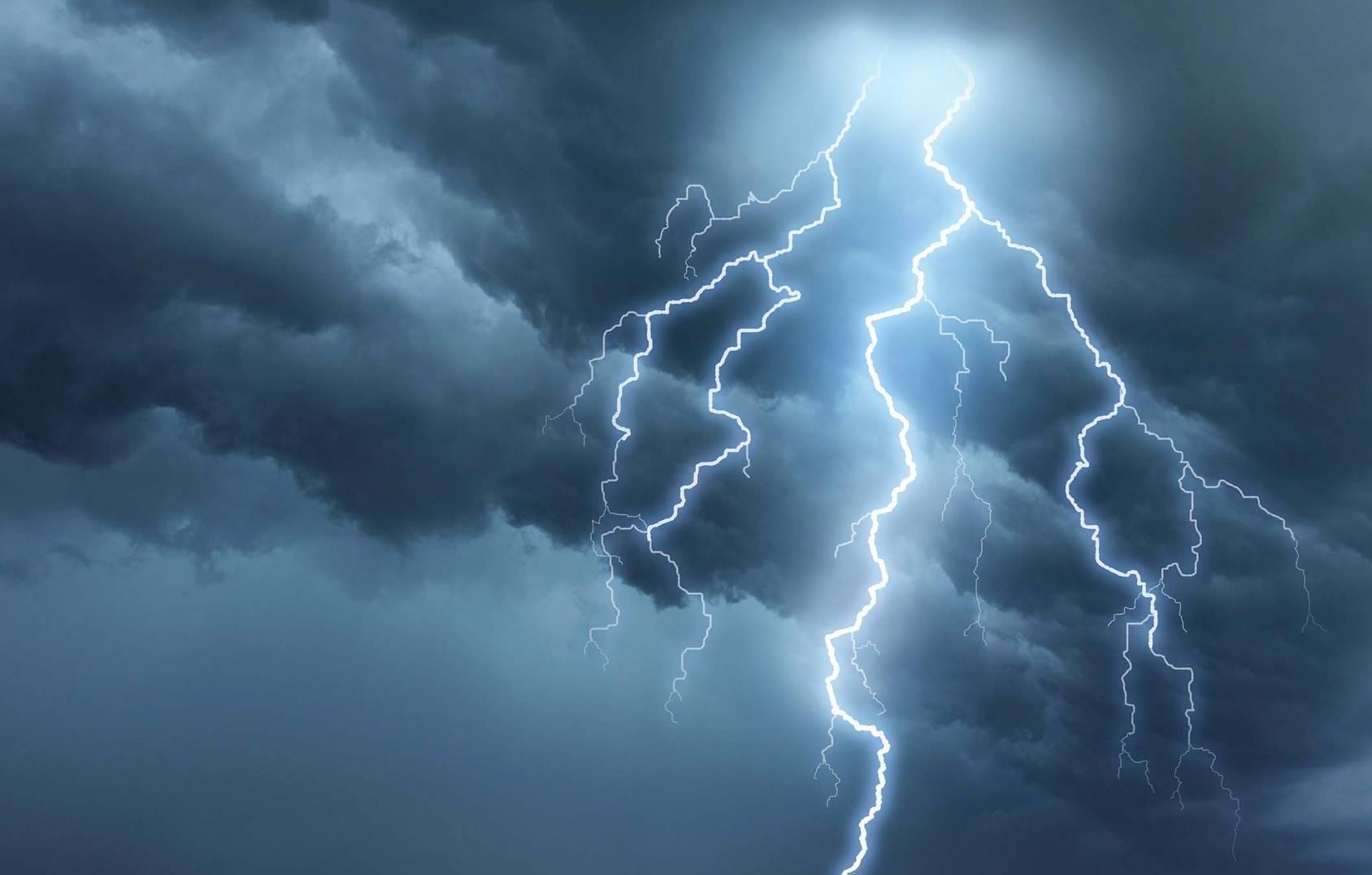 صاعقه جان خانم ۳۹ساله دیلمانی را گرفت